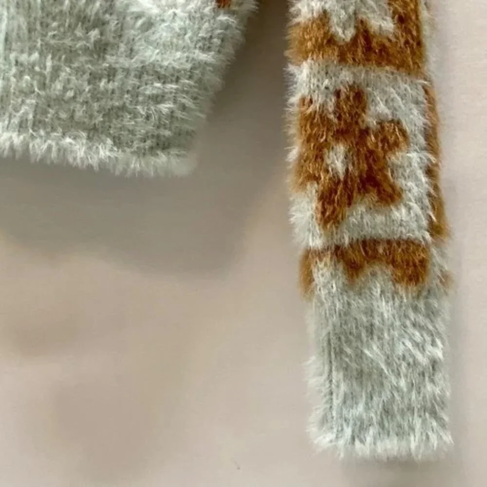 SO Fuzzy Sweater Women Med Mint + Brown‎ Floral Crop Goods For Life Long Sleeve